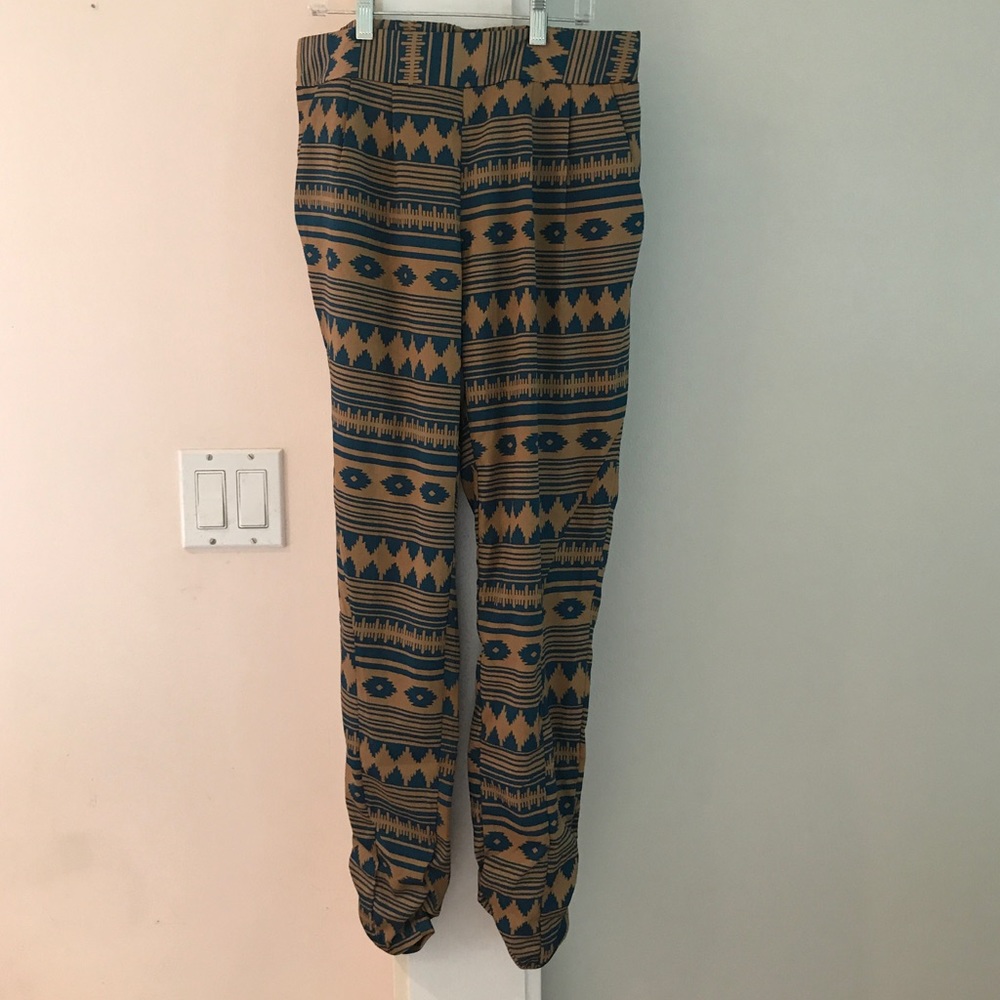 Ali & Kris pattern cropped pants